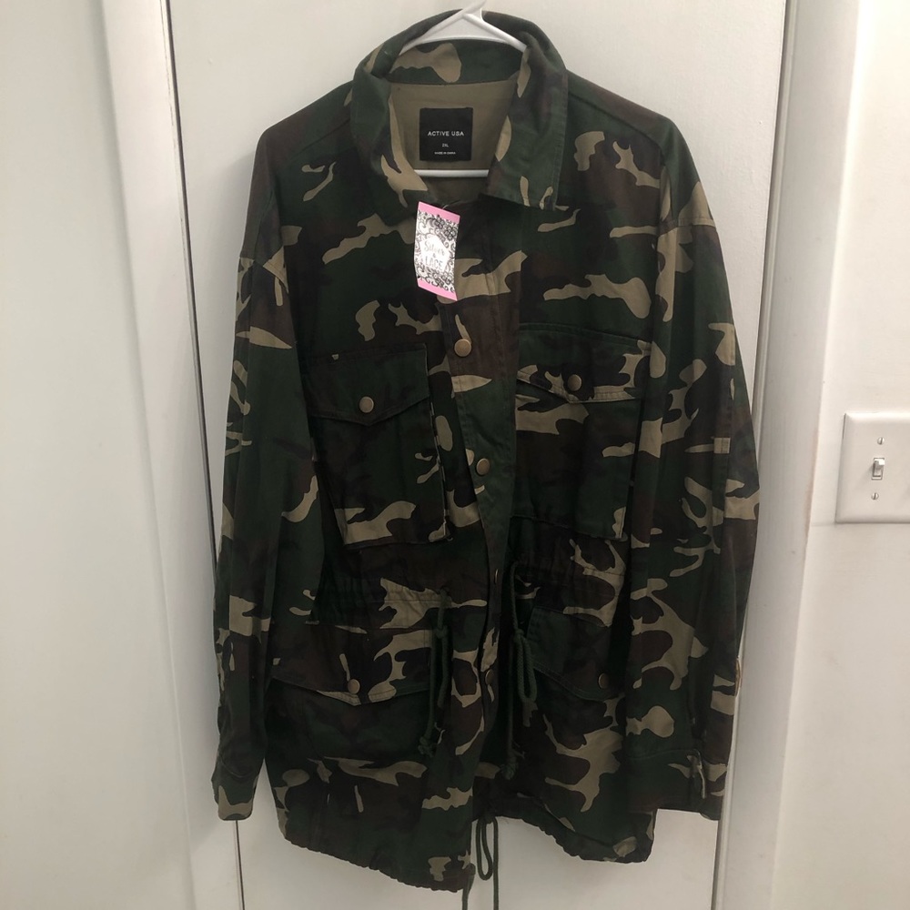 Women’s Active USA camouflage jacket